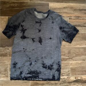 lululemon athletica Black and Gray Short Sleeve Tee
